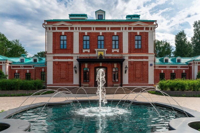 В Москве показали отреставрированную городскую усадьбу в Орлово-Давыдовском